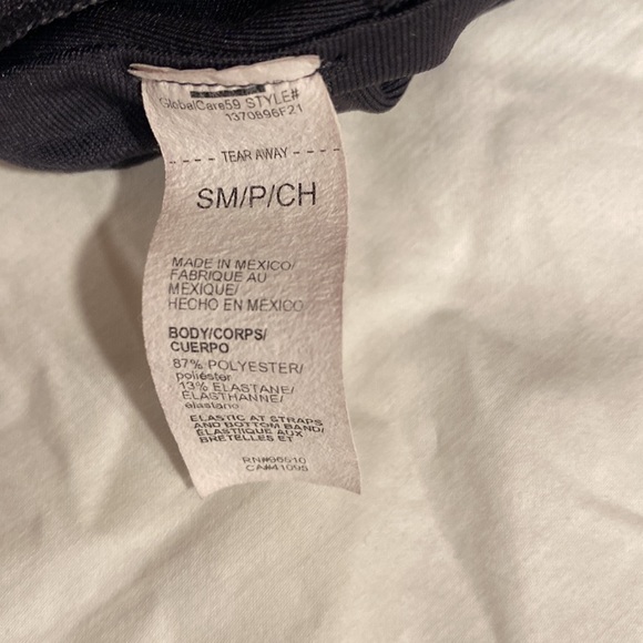 GIFTED Under Armor Black Cross Back Strapped Low Sports Bra Girl Small Petite - Picture 3 of 7